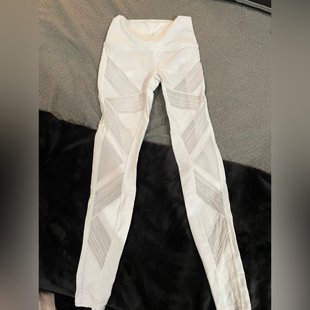Alo Yoga White Leggings
